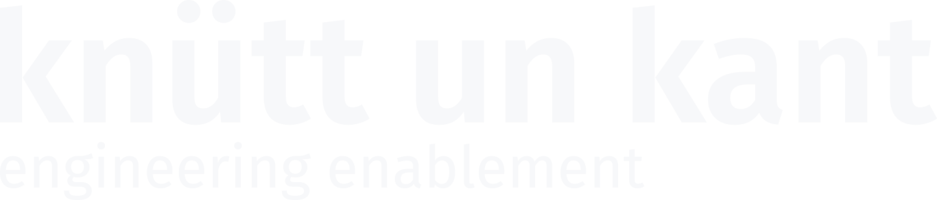 Text in moderner Schriftart: "knütt und kant" mit dem Hinweis "engineering enablement".